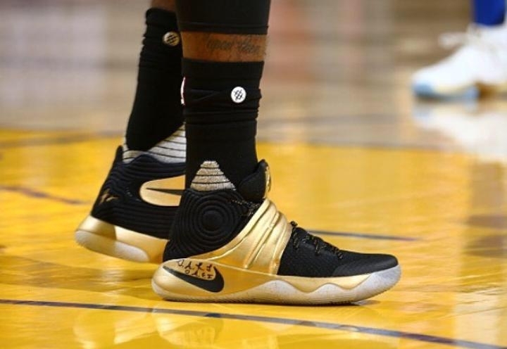 kyrie 2 championship shoes